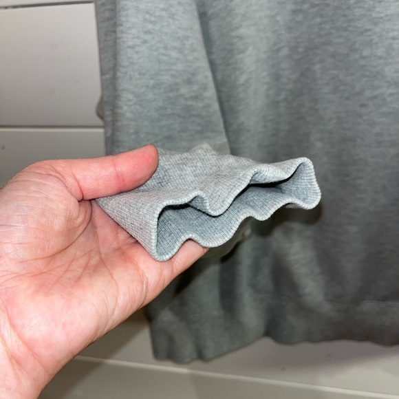 ❣️ WOMANCE Sweatshirt 2X – Grey with Red Heart - Picture 5 of 8